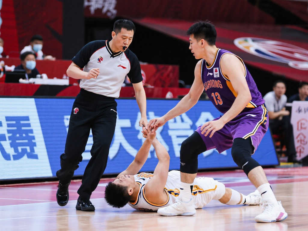 中国篮协裁委会：严厉打击球场危险行为